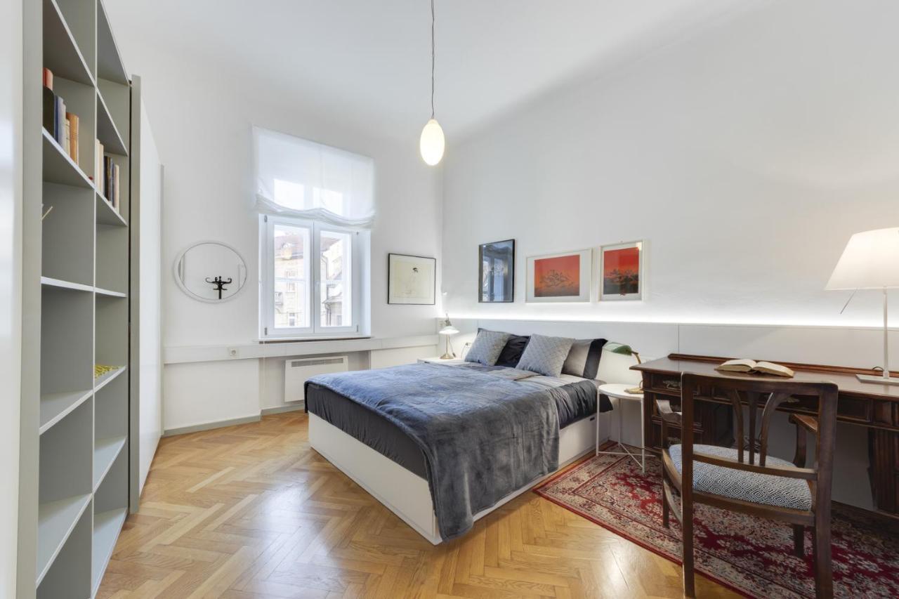 City Center Apartment With Parking Lubiana Esterno foto