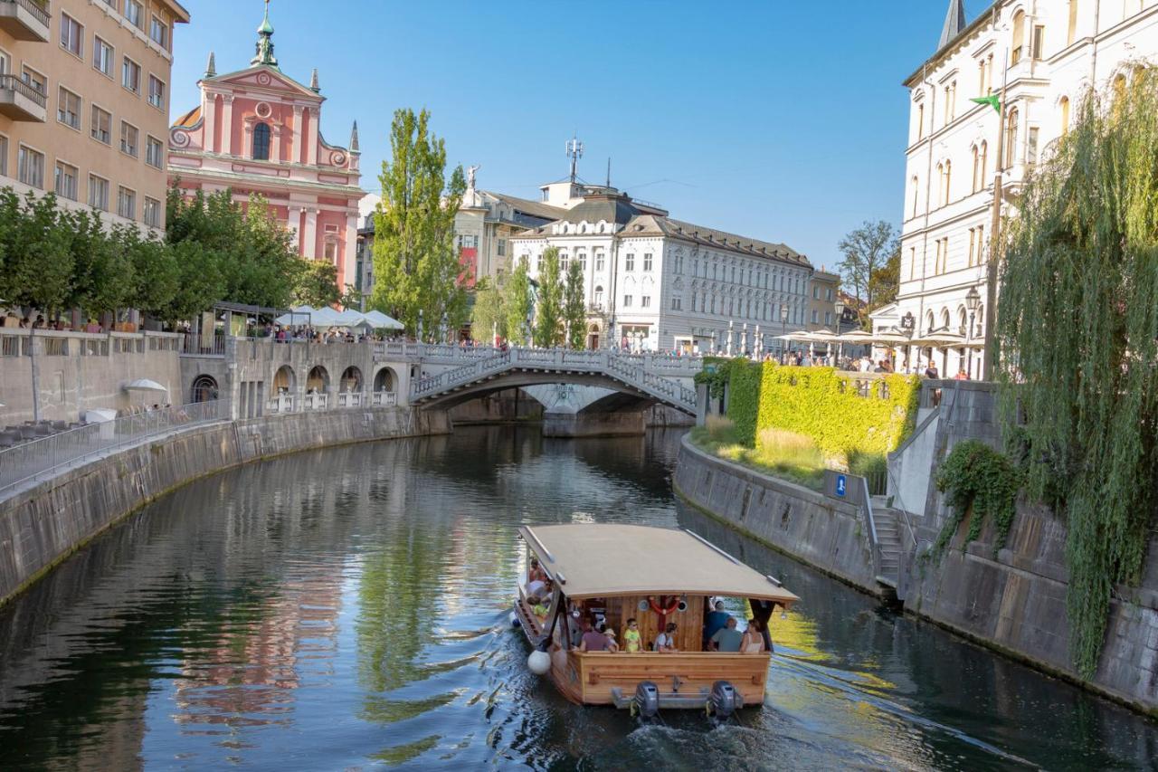 City Center Apartment With Parking Lubiana Esterno foto
